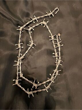 Barbed Wire Style Silver Necklace - Women Jewelry